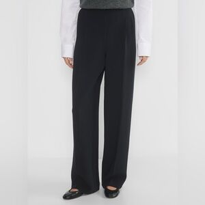 Aritzia Effortless Pant
Size 10